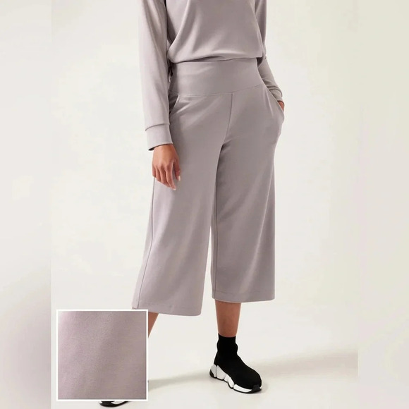 Athleta Pants - Athleta Seasoft Wide Crop